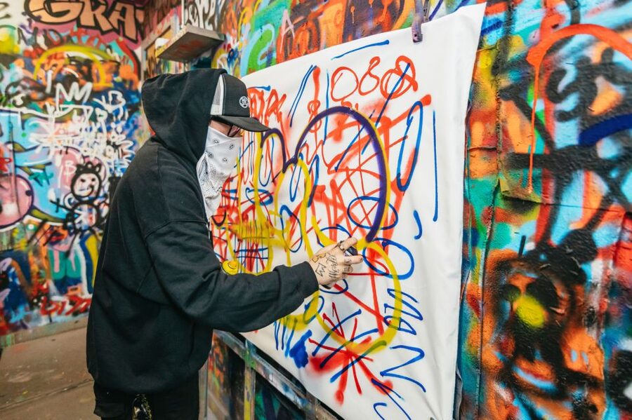 NYC: Brooklyn Graffiti Workshop with Local Artist - Making graffiti in the heart of Bushwick