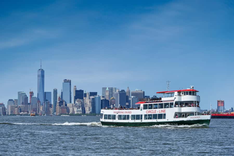NYC: Circle Line 1-Hr Statue of Liberty Skip-The-Line Cruise - Bridges, Governors Island, and the wider harbor