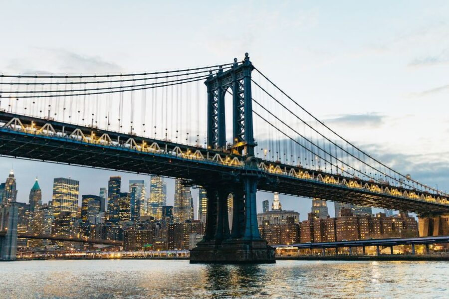 NYC: Circle Line 2h Harbor Lights Cruise Skip-The-Box-Office - Under the Brooklyn Bridge and past DUMBO