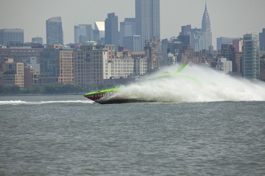 NYC: Circle Line "The Beast" Midtown/Downtown Speedboat Ride - Who should book The Beast?
