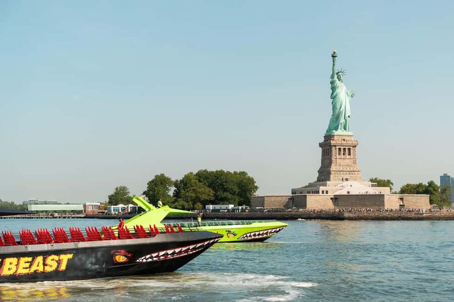 NYC: Circle Line "The Beast" Midtown/Downtown Speedboat Ride - Choosing Midtown or Downtown
