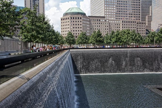 NYC City Tour: Statue of Liberty, 9/11 Memorial, Wall Street - Why this tour works well for a first morning in New York