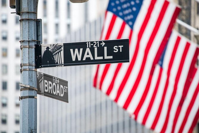 NYC City Tour: Statue of Liberty, 9/11 Memorial, Wall Street - Federal Hall and the birth of the new government
