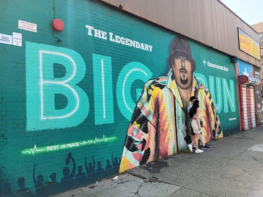 NYC: Contrasts of Bronx, Queens, Brooklyn, & Manhattan Tour - What the vehicle and guide experience is like