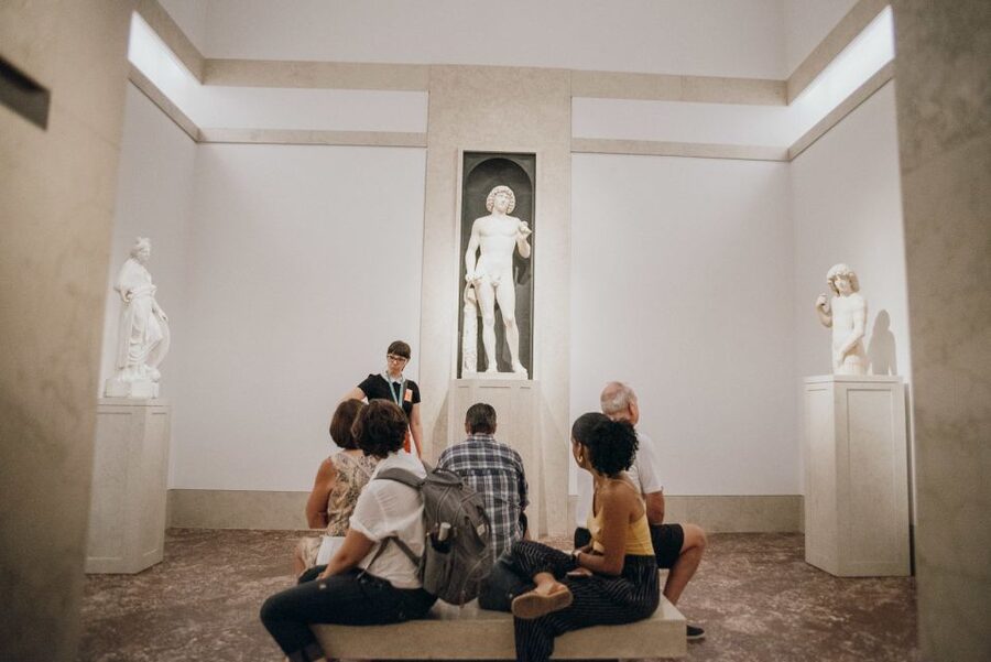 NYC: Express Highlights Tour of the MET Museum - The guide makes the difference