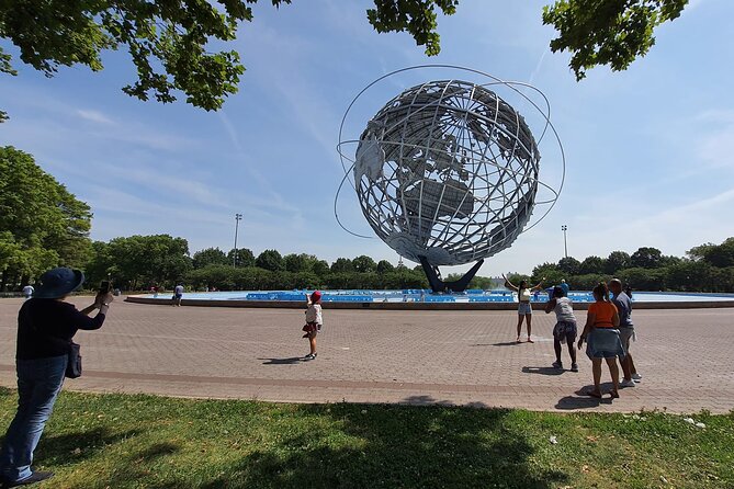 NYC Highlights Tour: Bronx, Brooklyn, Harlem, Queens & Coney - What the guide and coach add