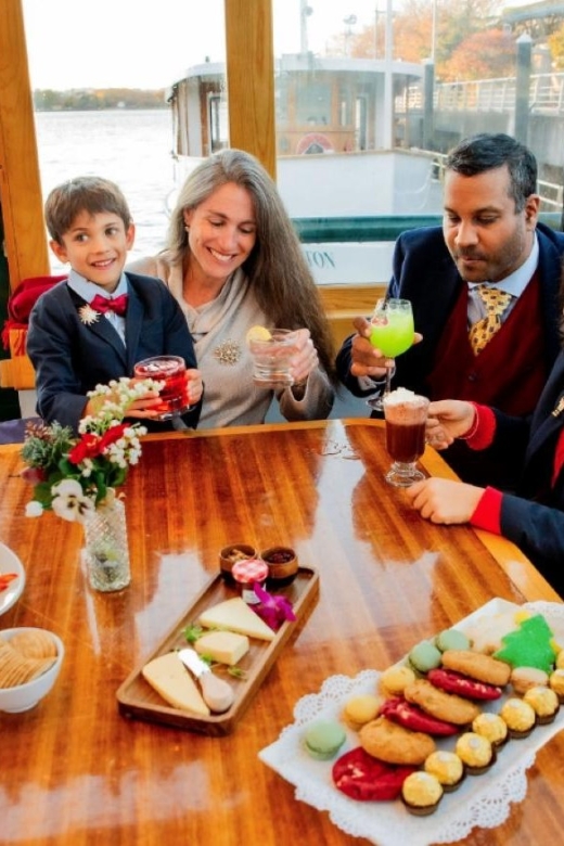 NYC: Holiday Yacht Cruise with Jazz, Cocoa & Carols - Who will enjoy this cruise most?