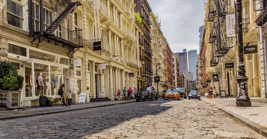 NYC: SoHo, Little Italy, and Chinatown Guided Tour - Grand Street and the move into SoHo