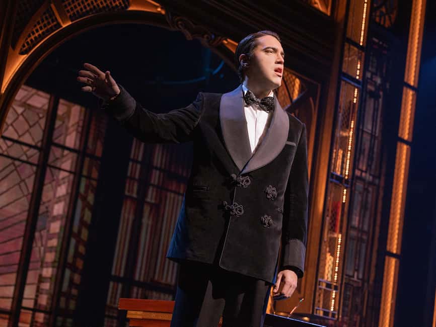 NYC: The Great Gatsby the Musical on Broadway - Sets and costumes from the Roaring 20s