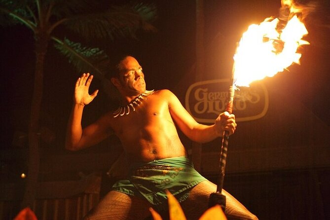 Oahu: Germaine's Luau - The west Oahu setting makes the evening