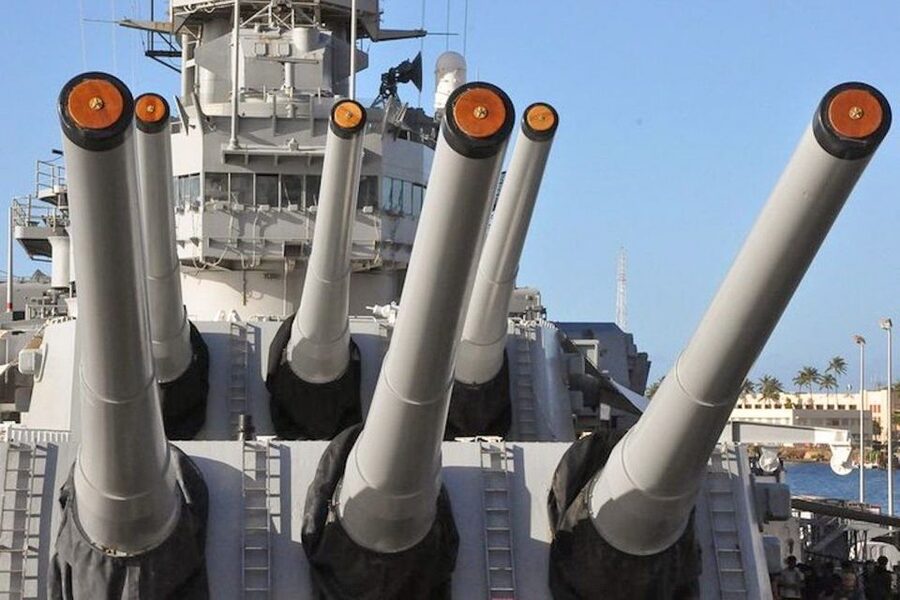 Oahu: Pearl Harbor, USS Arizona, and City Tour - The downtown Honolulu drive adds more than filler