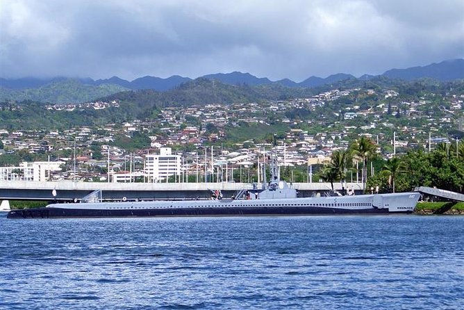 Oahu: Pearl Harbor USS Arizona Memorial - Pickup, bags, and other details that matter