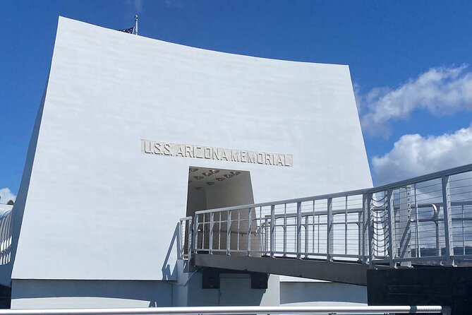 Oahu: Pearl Harbor USS Arizona Memorial Small Group Tour - Iolani Palace and King Kamehameha in downtown Honolulu
