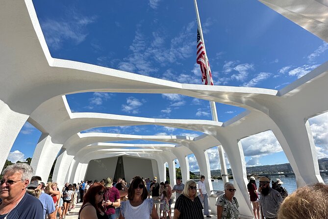 Oahu: Pearl Harbor USS Arizona Memorial Small Group Tour - The value of a small van and personal guide