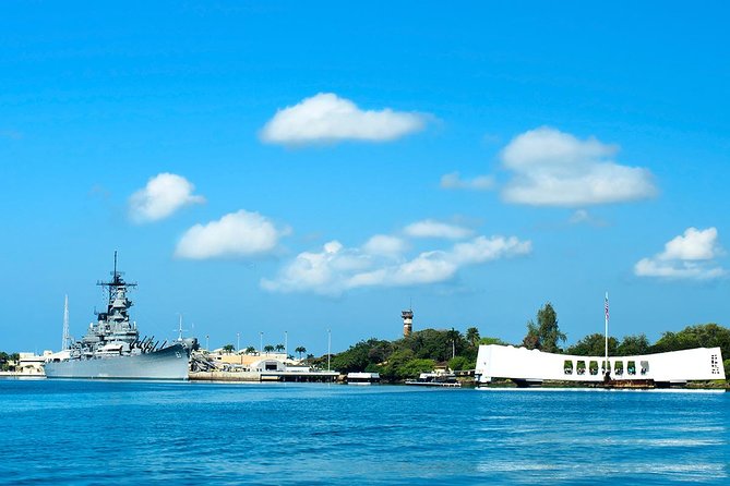 Oahu: Pearl Harbor USS Arizona Memorial - What the guide adds on the drive