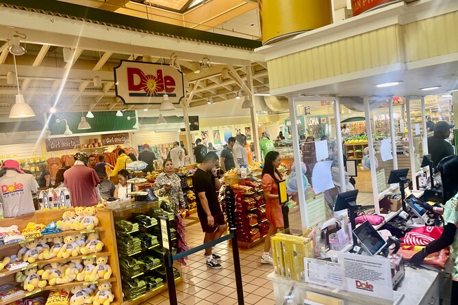 Oahu: Roundtrip Shuttle From Waikiki to Dole Plantation & Haleiwa - What the $30.25 price really covers