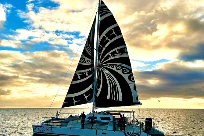 Oahu's Waikiki Coast: Moana’s Sunset Cocktail Sail - Setting out from Kewalo Harbor at 5:00 pm