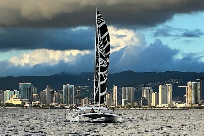 Oahu's Waikiki Coast: Moana’s Sunset Cocktail Sail - Rough water, rain, and the limits of a sunset sail