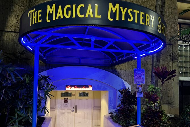 Oahu: The Magical Mystery Show! at Hilton Waikiki Beach Hotel - Shoot Ogawa mixes sleight of hand with comedy