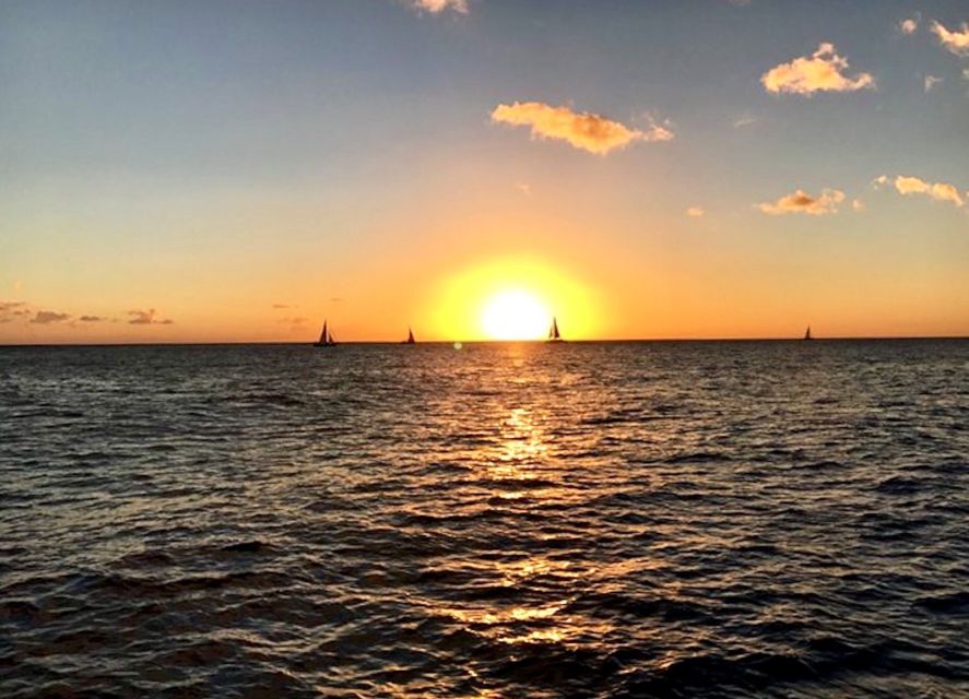 Oahu: Waikiki Glass Bottom Boat Sunset Cruise - Quick takeaways