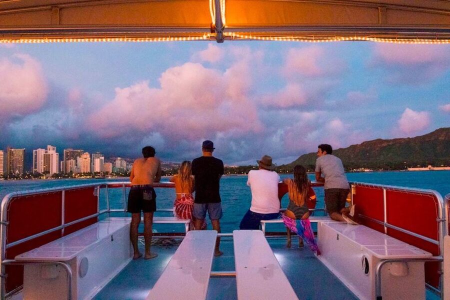 Oahu: Waikiki Glass Bottom Boat Sunset Cruise - Wildlife, fish, and the glass-bottom question