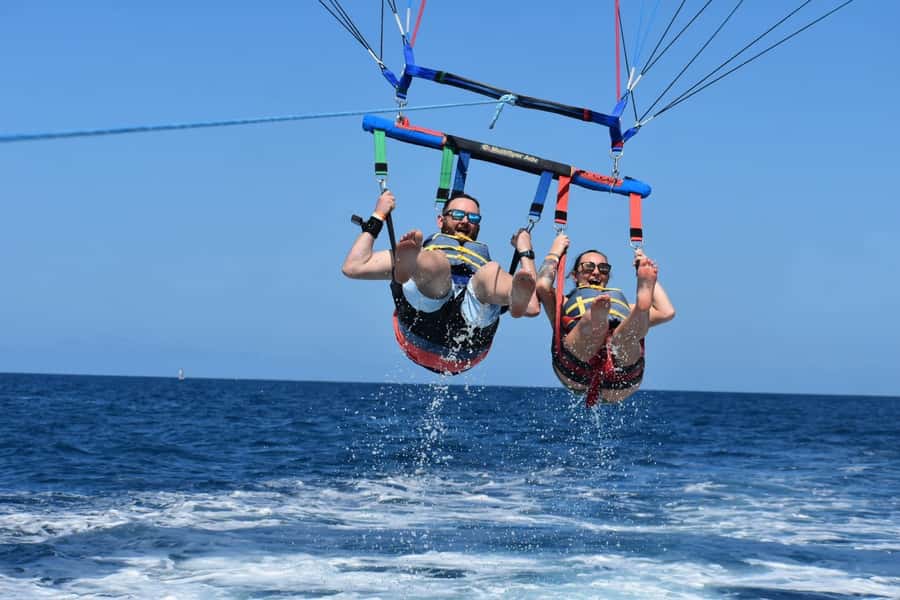 Oahu: Waikiki Parasailing - Leaving Waikiki for an overhead view