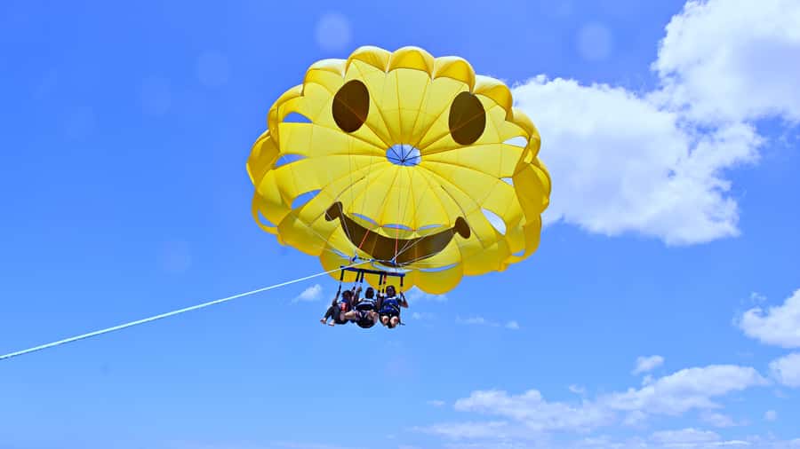 Oahu: Waikiki Parasailing - The launch feels smoother than expected