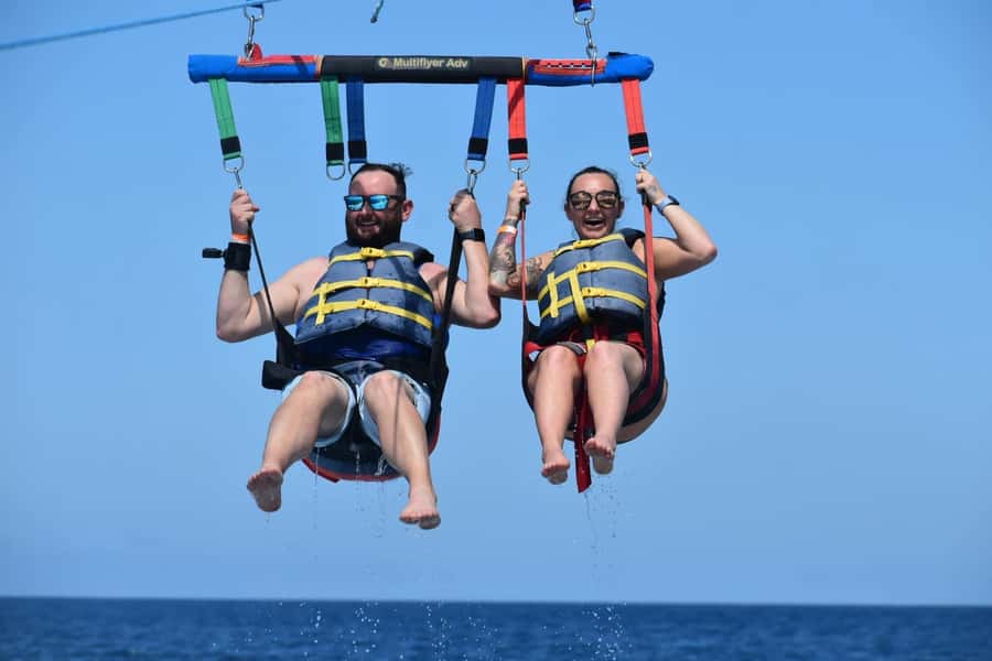 Oahu: Waikiki Parasailing - What the $75 price really covers