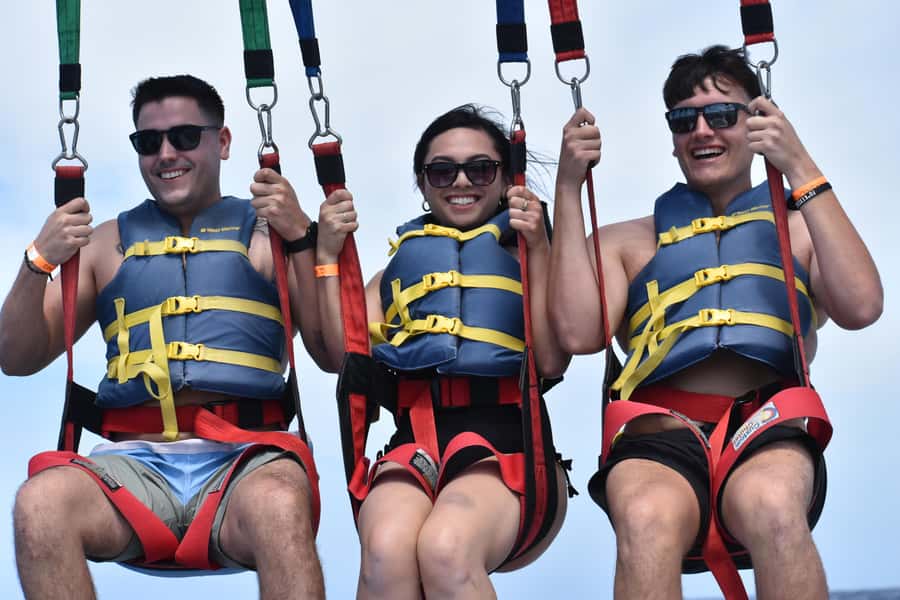 Oahu: Waikiki Parasailing - Who will enjoy this most