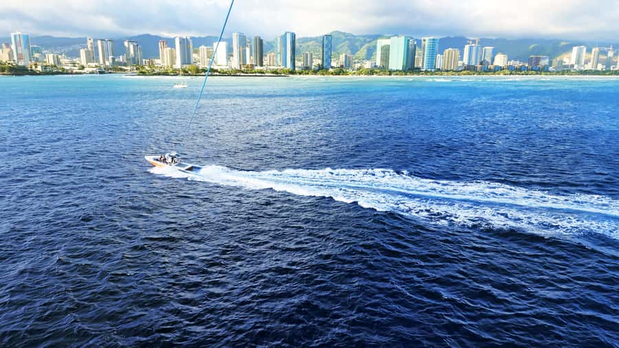 Oahu: Waikiki Parasailing - What the boat ride adds