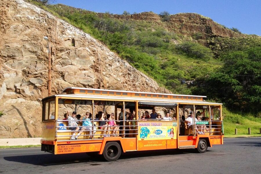 Oahu: Waikiki Trolley Hop-on Hop-off All-Line Pass - Guides, comfort, and the pace of the ride