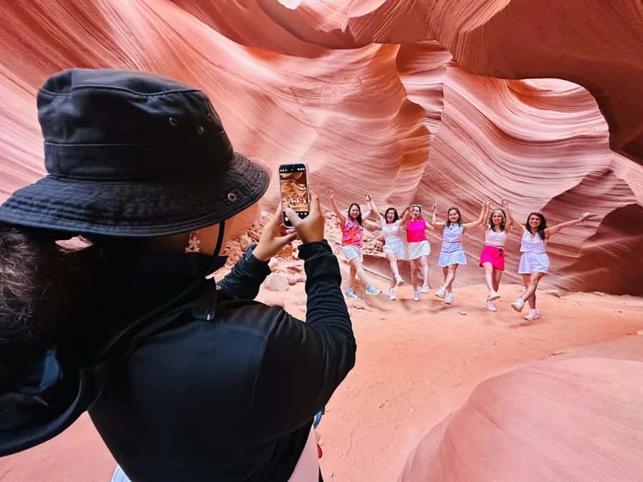 Page: Lower Antelope Canyon Walking Tour with Navajo Guide - Why Lower Antelope Canyon feels different