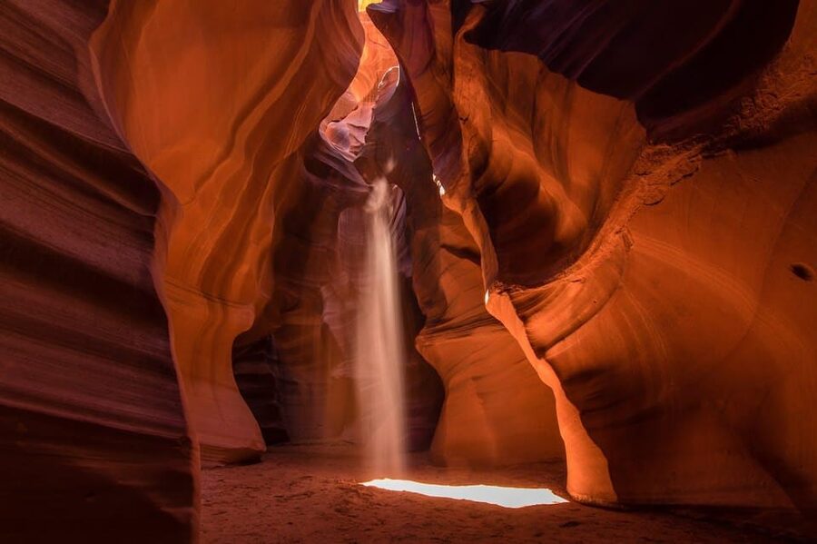 Page: Lower Antelope Canyon Walking Tour with Navajo Guide - The largest cavern and the narrow corridors