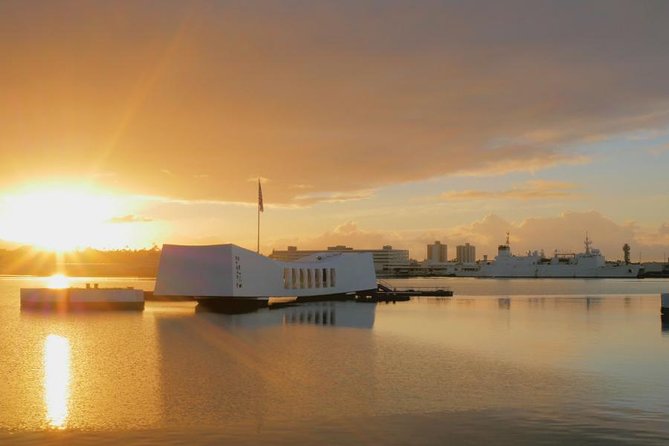 Pearl Harbor Arizona Memorial - Honolulu Tour - Submarine Access - The USS Bowfin: a close look, but no included admission