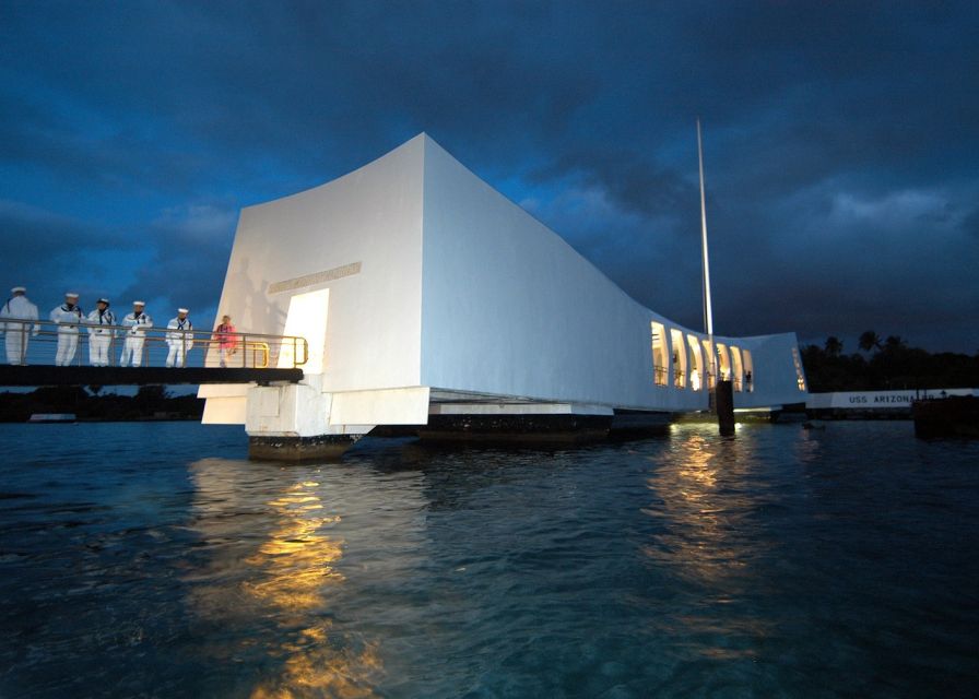 Pearl Harbor: USS Arizona Memorial & Battleship Missouri - Who should book this Pearl Harbor tour?