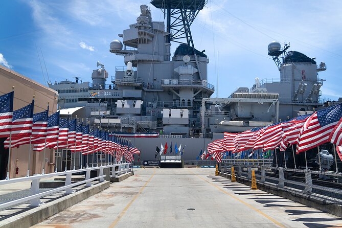 Pearl Harbor, USS Arizona Memorial & Honolulu City Tour - Guides make a real difference