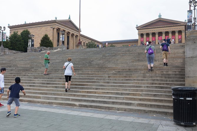 Philadelphia and Amish Country, 1-Day Tour from NYC - Elfreth’s Alley and a glimpse of early Philadelphia