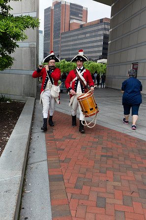 Philadelphia and Amish Country, 1-Day Tour from NYC - Shopping, food, and Kitchen Kettle Village