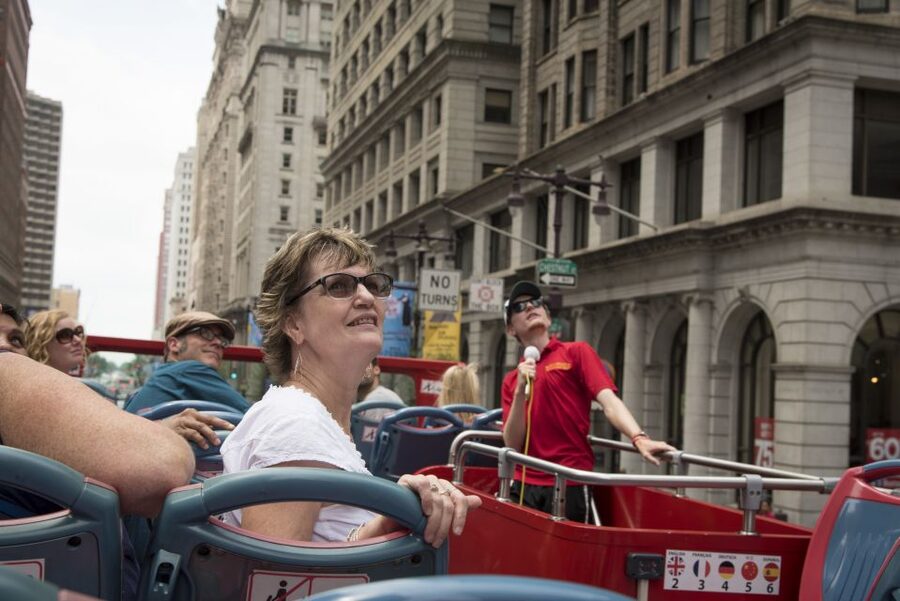 Philadelphia: Double-Decker Hop-on Hop-off Sightseeing Tour - Benjamin Franklin Parkway is the museum corridor