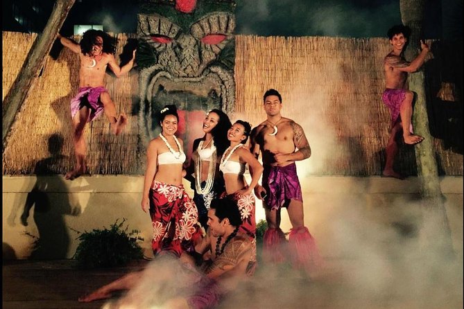 Polynesian Fire and Dinner Show Ticket in Daytona Beach - A lei greeting sets the tone
