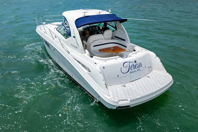 Private tour for 12 people on a 40 ft Yacht, Ft Lauderdale bay - Four hours for cruising, swimming, and a floating mat
