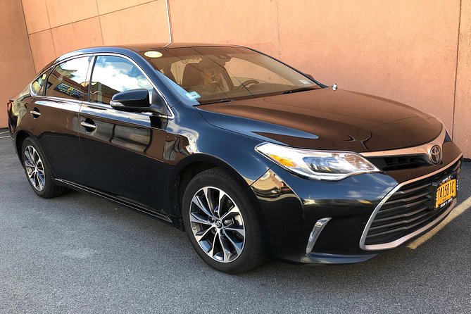 Private Transfer from Manhattan to NYC Airports (JFK/EWR/LGA) - What the private vehicle setup means for your group