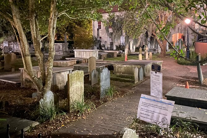 Real Hauntings of Charleston! (Small Group Ghost Tour) - Poogan’s Porch and the four-legged spirit