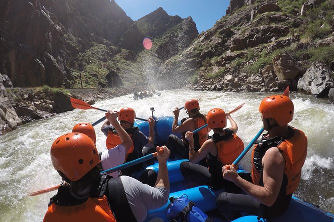 Royal Gorge Half Day Rafting in Cañon City (Free Wetsuit Use) - Working with your guide through Class III to IV rapids
