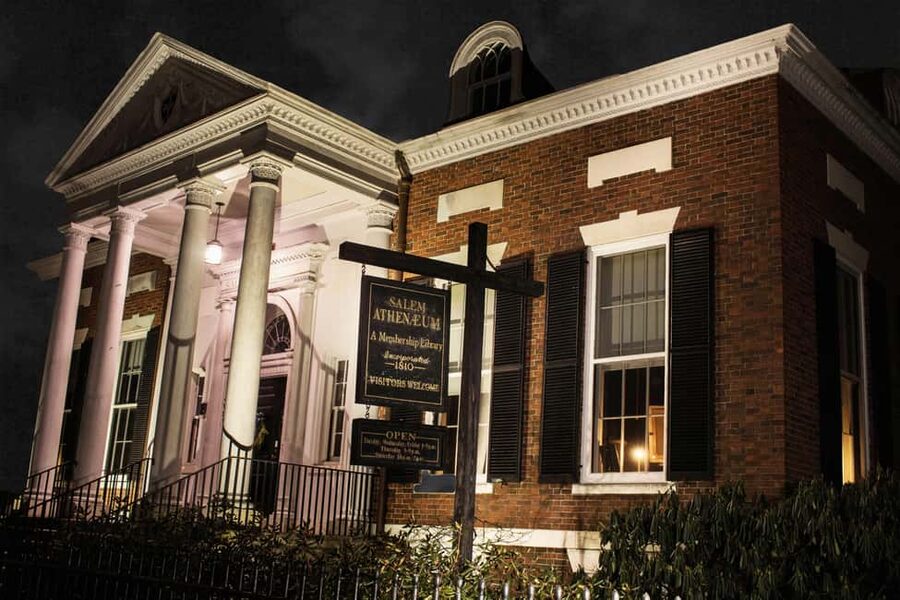 Salem Ghost Tours: Witches & Wicked Whispers - Key points to know before you go