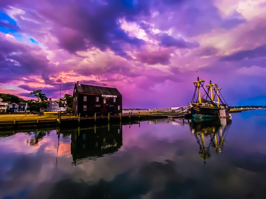Salem, MA: History and Hauntings Guided Walking Tour - History, hauntings, and the right tone