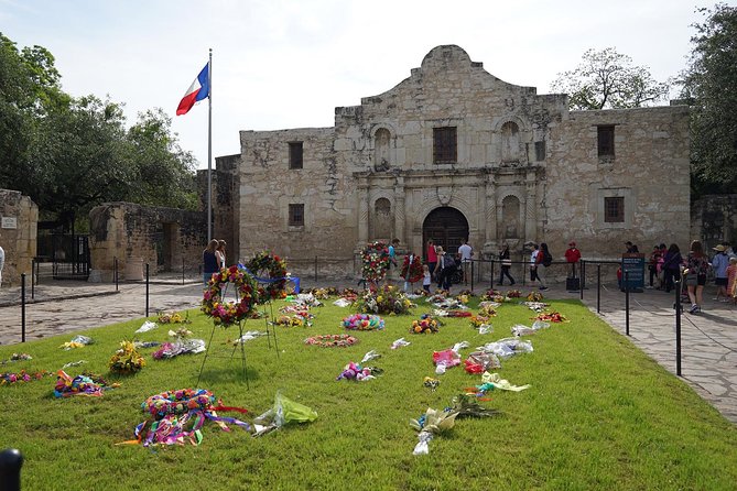San Antonio Missions UNESCO World Heritage Sites Tour - Alamo Plaza and the tour’s final choice
