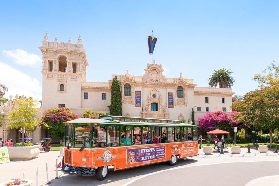 San Diego: Hop-on Hop-off Narrated Trolley Tour - One day or two days?