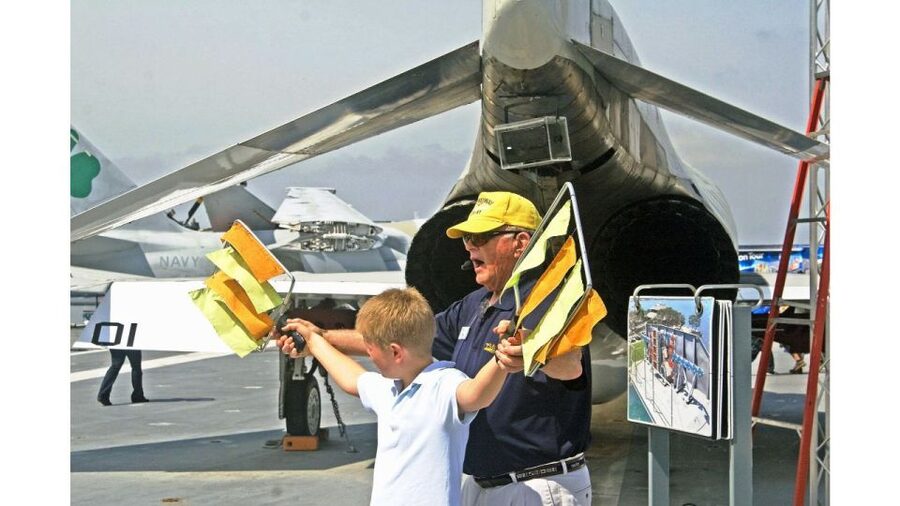 San Diego: USS Midway Museum Entry Ticket - How to use the audio tour without missing the ship