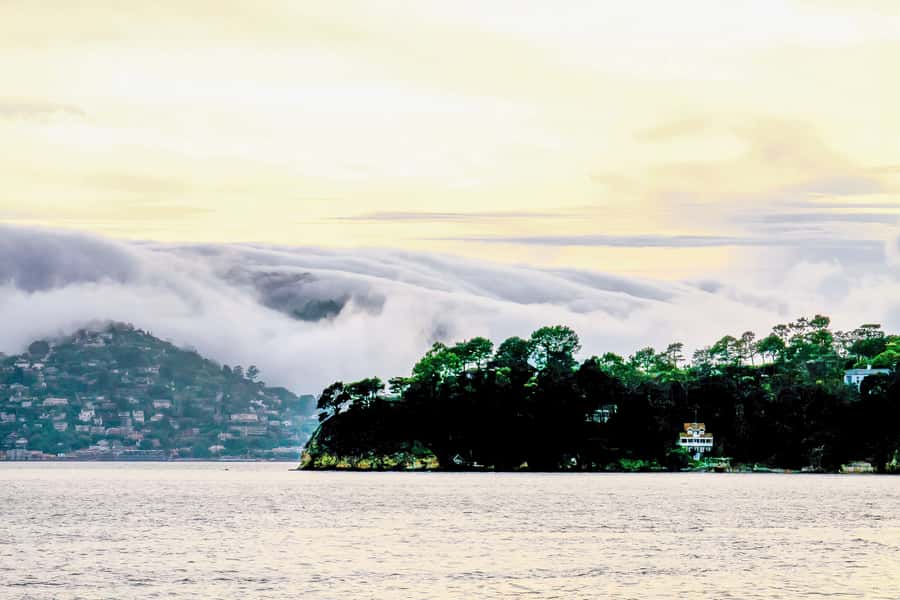 San Francisco: California Sunset Cruise (2-hours) - The boat and seating: choose between comfort and fresh air